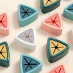 Wall-Mounted Triangular Silicone Towel Holder - Image 4